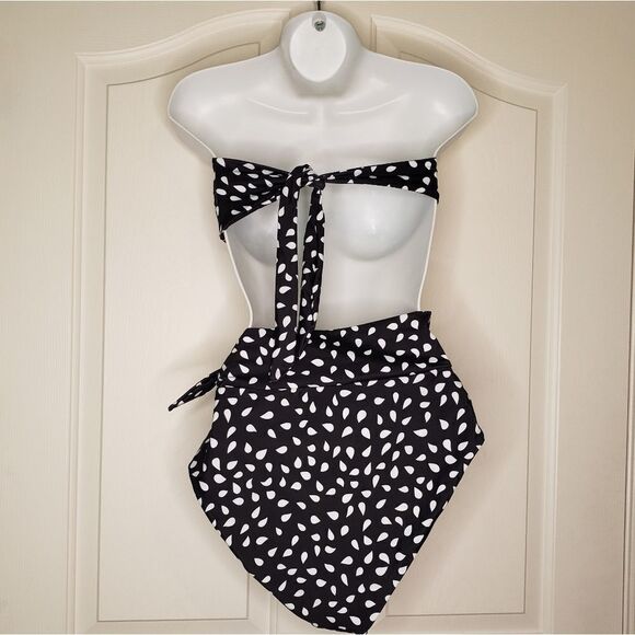 Bikini - Picture 4 of 4